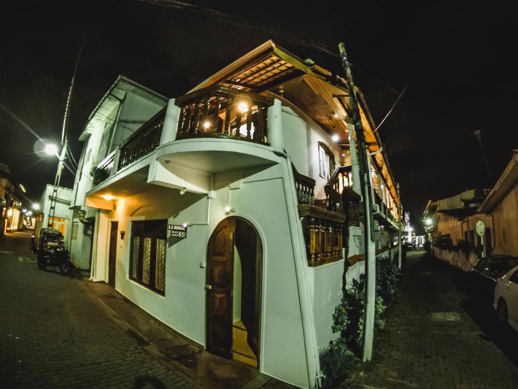 Wijenayake'S - Beach Haven Guest House - Galle Fort Exterior photo