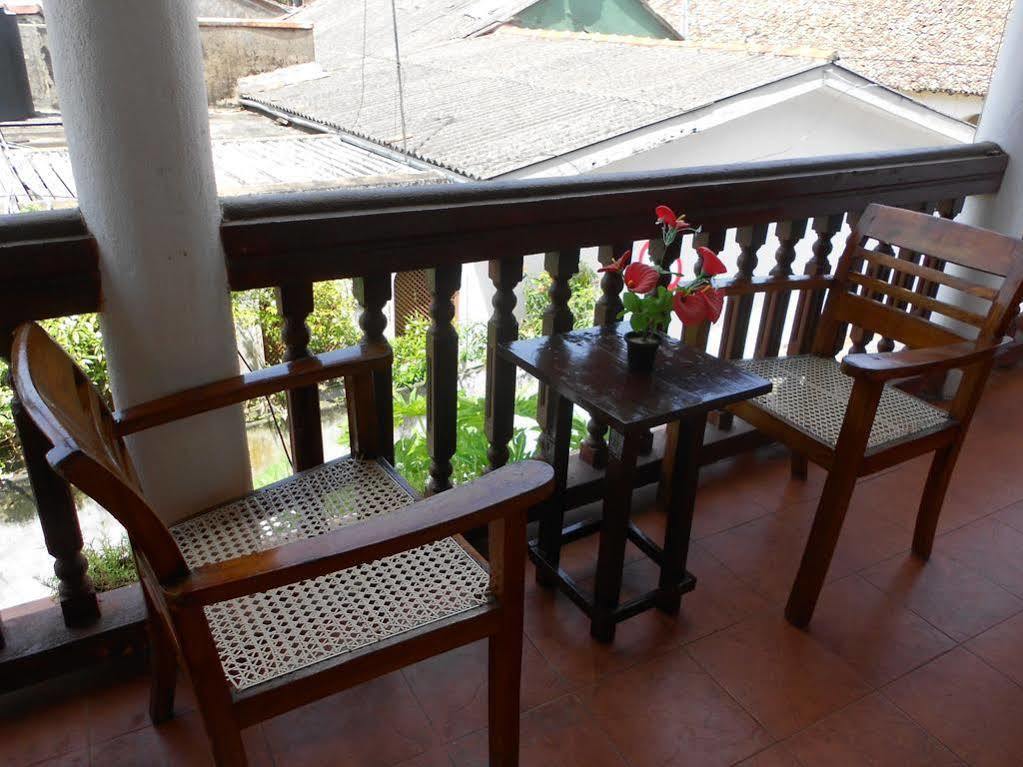 Wijenayake'S - Beach Haven Guest House - Galle Fort Exterior photo